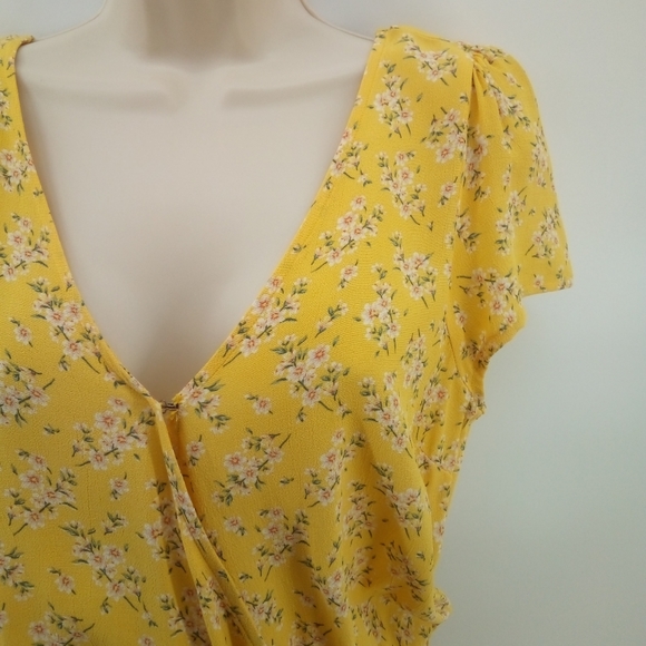 NWT American Eagle Yellow Floral Open Back Romper S Boho - Picture 7 of 15